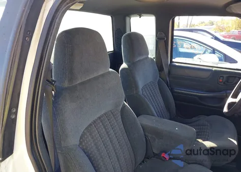 1999 Chevrolet S-10 Ls from USA, damaged, VIN 1GCCS1943XK113636